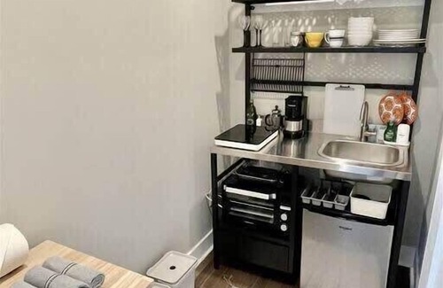 Brookland Appartement | The Little Nest! Charming Brookland Guest Suite+ Parking!