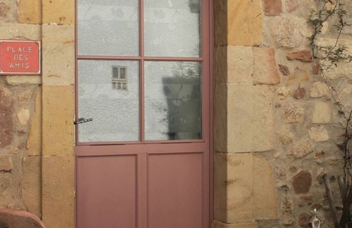 Le Bousquet-d'Orb Maison | The Little Pink House Eau De Thermale Avène Beautiful house in Le Bousquet D’Orb
