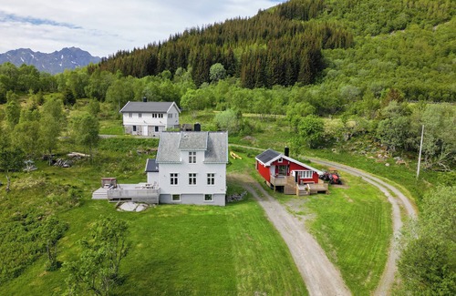 Barstrand Cabine | The Little Red Cabin Lofoten