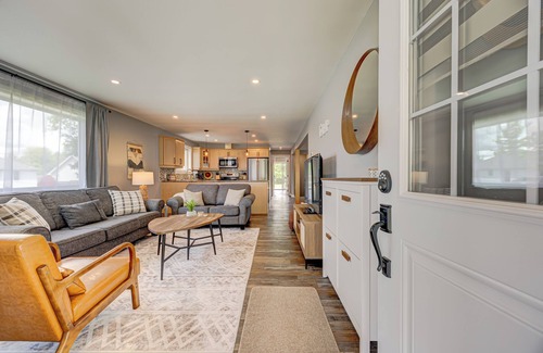 Fenelon Falls Maison | The Little Red Cottage - Ideal for long stays!