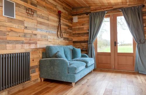 Corby Maison | The Little Stable