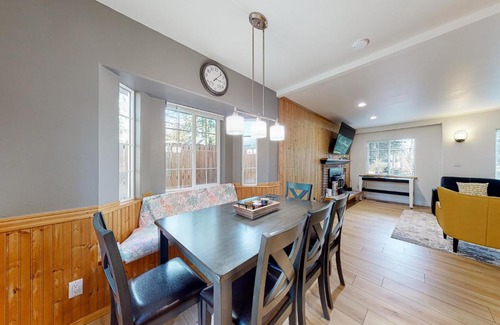 Renton Maison | The Little Wing Roost