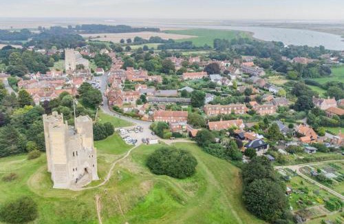 Orford Maison | The Lobster Pot