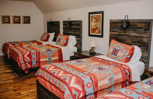 Lakeshore Maison | The Lodge at Lakeshore