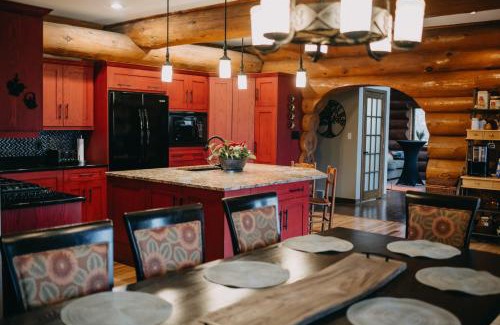 Lakeshore Maison | The Lodge at Lakeshore