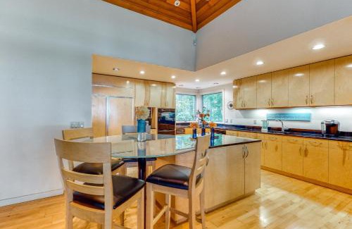 Kittery Point Maison | The Lodge at Seapoint Beach