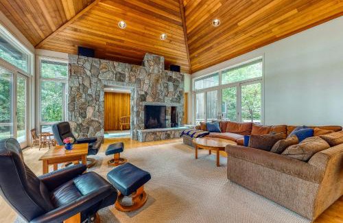 Kittery Point Maison | The Lodge at Seapoint Beach