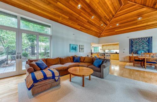 Kittery Point Maison | The Lodge at Seapoint Beach