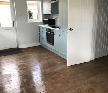Foxley Maison | The Lodge - Dog Friendly Farm Cottage