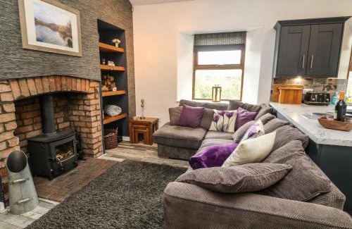 Bouth Maison | The Lodge