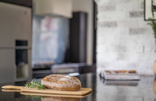 Terara Maison | The Lodge - Historic Getaway in a Prime Destination