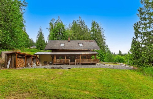 Carnation Maison | The Lodge in the Valley of the Moon