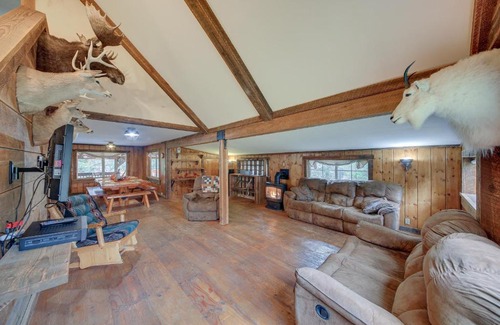 Trout Creek Maison | The Lodge in Trout Creek Less Than 1 Mile to Reservoir!