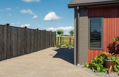 Papamoa Beach Appartement | The Lodge - ’Luxe Hotel Style’ accommodation in a prestigious Papamoa location