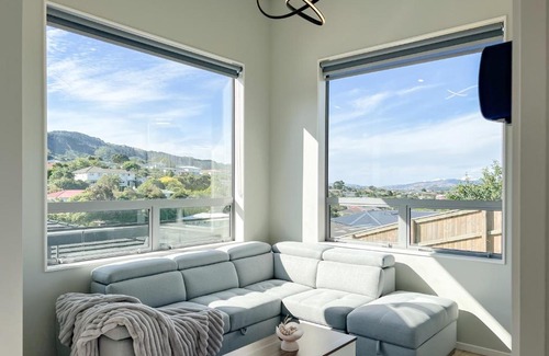 Tawa Maison | The Lodge @ Pembroke