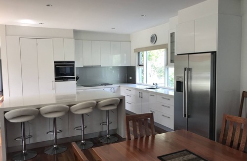 Anglesea Maison | THE LODGE - FEU DE BOIS OUVERT / TENNIS
