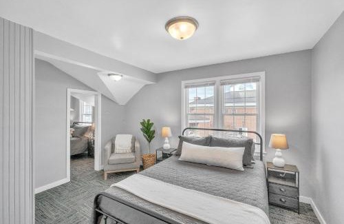 Middlebury Maison | The Loft 3BR Apartment with Scenic Deck