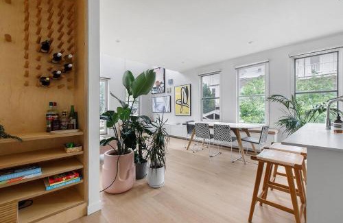 Kensington Appartement | 'The Loft' A Chic City-fringe Balcony Hideaway