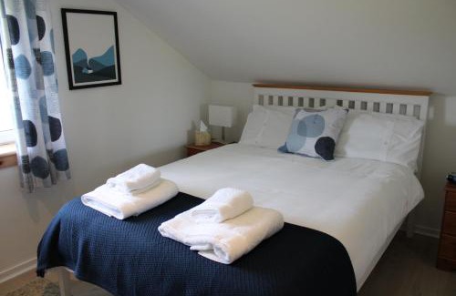 Caroy Appartement | The Loft at Strathardle - Lochside Apartment, Isle of Skye