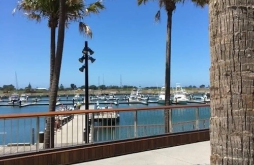 Shell Cove Appartement | The Loft / Luxurious 2 Bed Abode / Walk to Marina