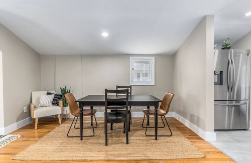 Cliff - Cannon Maison | The Loft on 13th~Modern & Cozy!