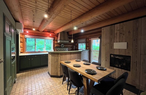 Knesselare Maison | The Loghouse between Ghent and Bruges