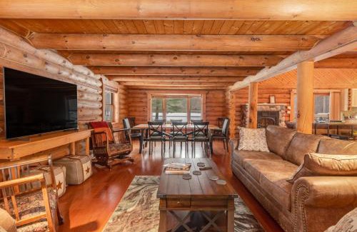 Necedah Maison | The Logs