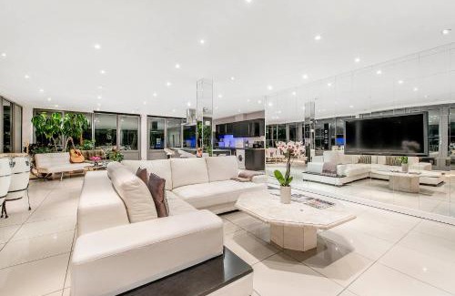 Brixton Hill Maison | The London Skyline Penthouse