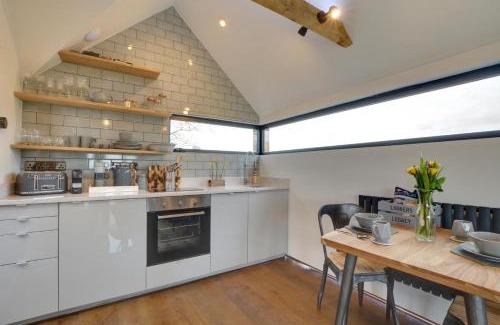 Stone in Oxney Maison | The Lookers Legacy