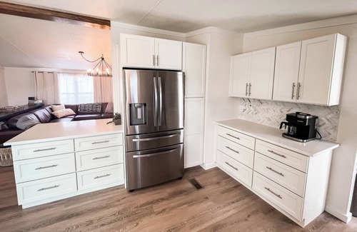 Lake Bridgeport Maison | The Lookout at Lakewood, Lakefront Paradise with Ultimate Entertainment, Hot Tub and Dock