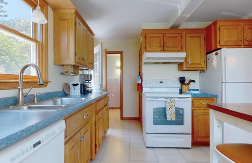 Camp Ellis Maison | The Lookout by Bayley Vacation Rentals