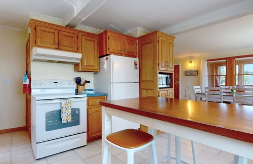 Camp Ellis Maison | The Lookout by Bayley Vacation Rentals