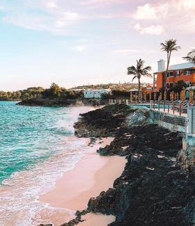 Smith's Hôtel | The Loren at Pink Beach