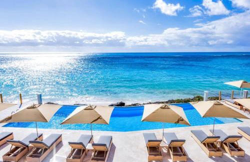 Smith's Hôtel | The Loren at Pink Beach