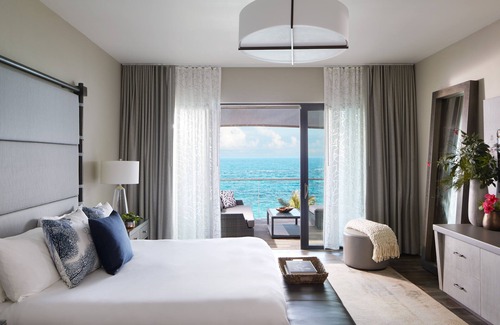 Smith's Hôtel | The Loren at Pink Beach