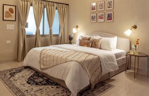 East of Kailash Appartement | The Lotus Loft