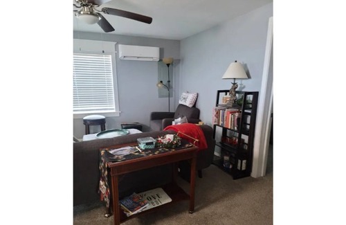 Sallisaw Maison | The Love Shack. Nice 1 bdrm home with fenced yard for your pet to enjoy