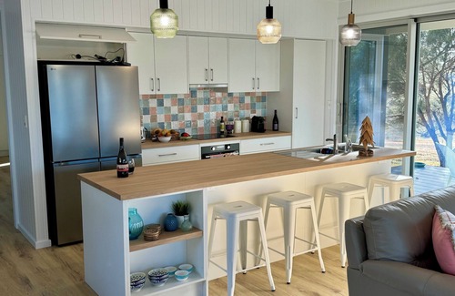 Duncan Maison | The Loveshack on Tammar Ridge - Snelling Beach