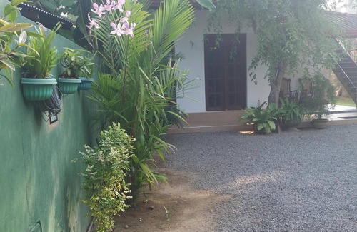 Aluthgama Appartement | Le taux le plus bas pour vos vacances de rêve à proximité Bentota Beach