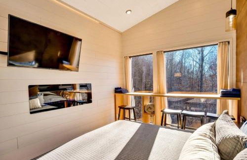 Wildwood Maison | The Lumber Jack Pine Treehouse at Treetop Escapes