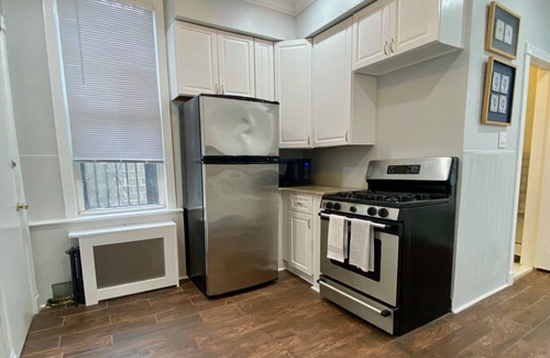 McGinley Square Appartement | The Luna Apartment!