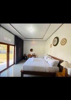 Songan Cabine | The Luna Cave