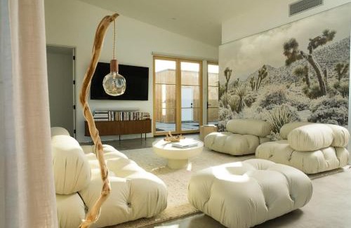 Panorama Heights Maison | The Lunawood - Lux Home Pool and Spa
