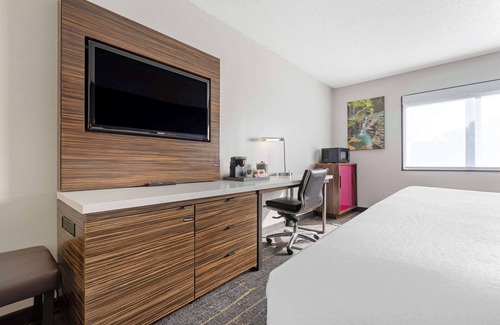 Waterloo Hôtel | The Lux Hotel & Conference Center, an Ascend Collection Hotel