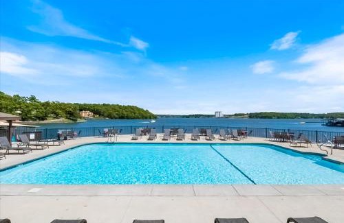 Village of Four Seasons Appartement | The Luxe Lakefront