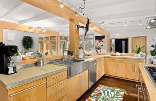 Peoria Maison | The LUXE Of Peoria! 6000sqf! Unbelievable pool!