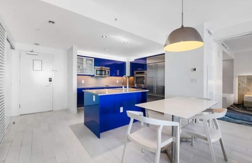 Central Beach Station Balnéaire | The Luxurious W hotel Residence Beachfront Condo Retreat