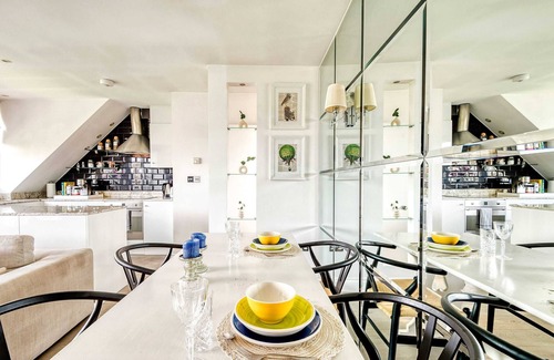 Little Venice Appartement | The Luxury 'Treehouse' One bed Little Venice- by Out of Office Lifestyle