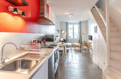 Saint Michel - Mairie Appartement | La loge Lyonnaise-Saxe Gambetta-Université