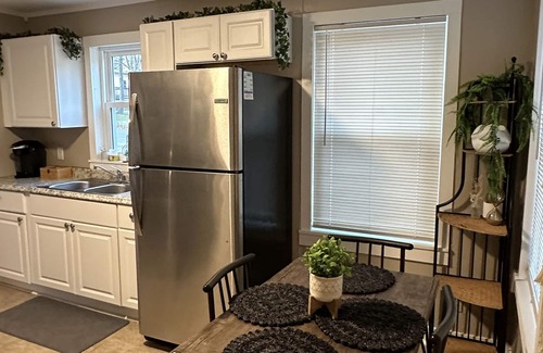 Batesville Maison | The Lyon’s Den- Boutique bungalow in the heart of Batesville, Arkansas